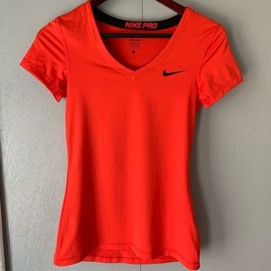 Women’s Nike Pro Dri-fit V-neck crimson short sleeve shirt small